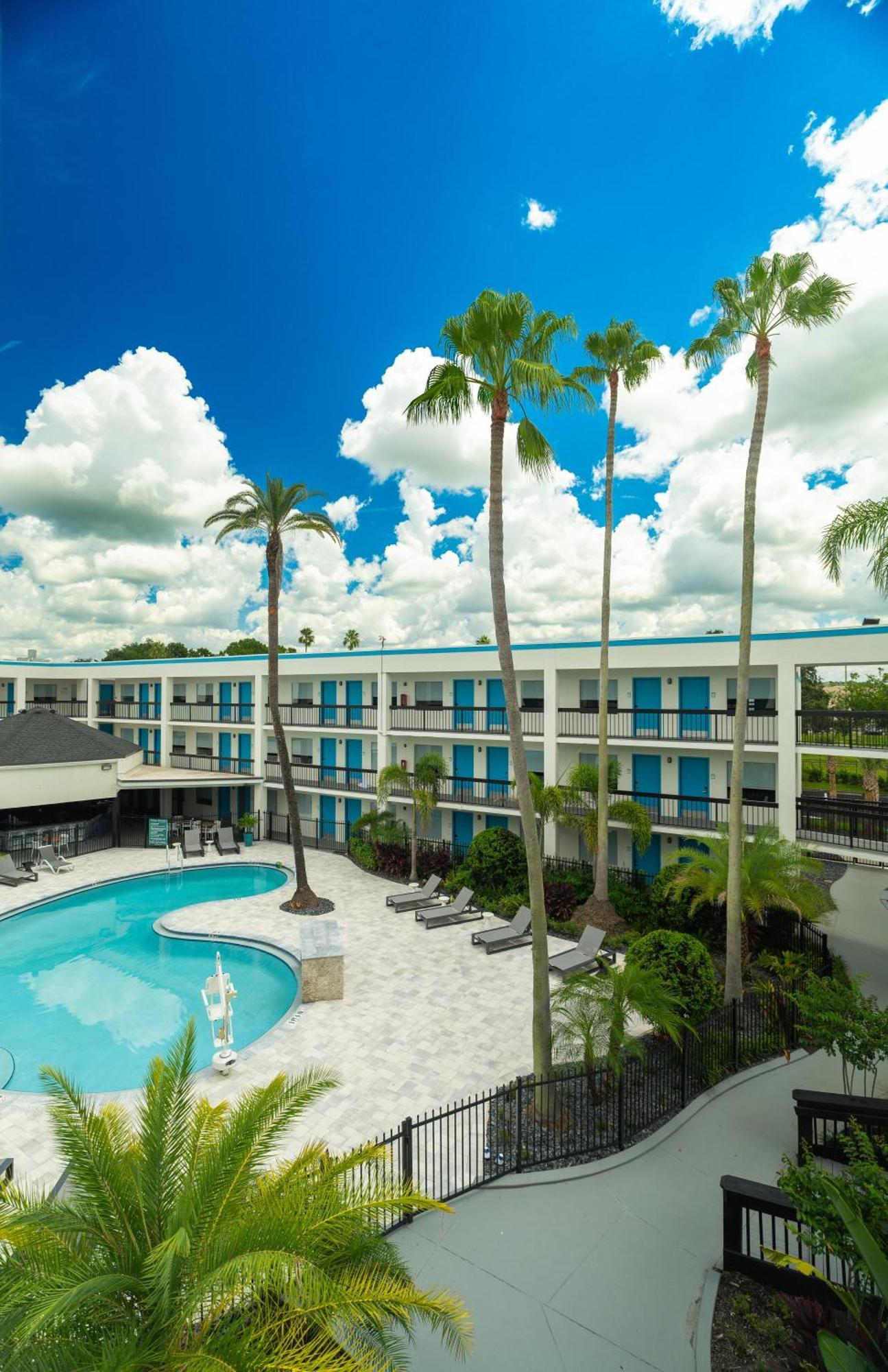 Oasis Bay Suites, Tampa, Busch Gardens, Usf Екстериор снимка